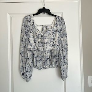 Gorgeous Anthropologie Moon River Babydoll Floral Blouse with Sheer Bell Sleeves